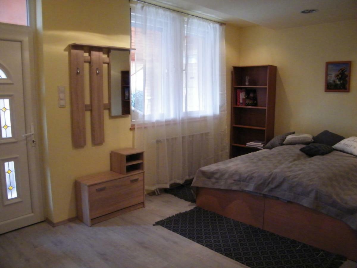 Pál utcai Apartman Miskolc Exterior foto